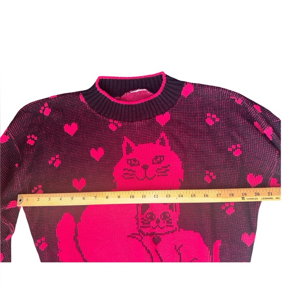 Vintage Black Sweater with Magenta Cats Hearts Paws Mock Neck 80s 90s Women’s M - Picture 3 of 5